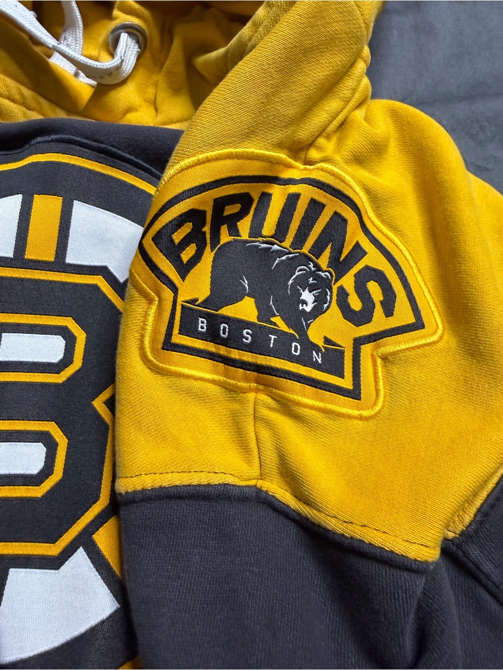 Majestic Boston Bruins Pullover Hoodie - Picture 5 of 6
